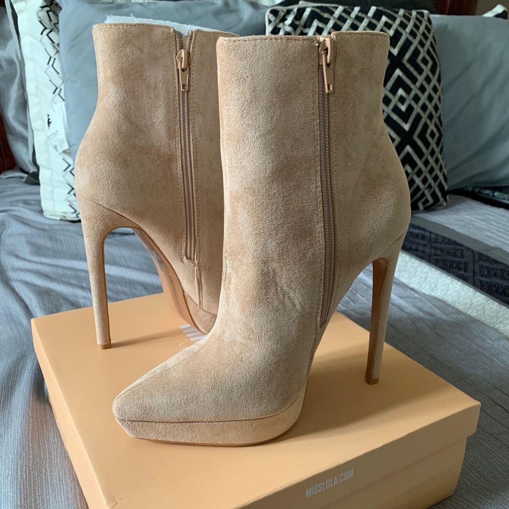 Miss Lola Nude Booties